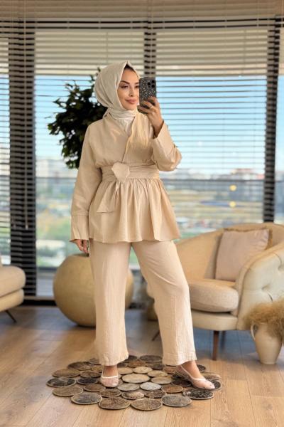22740 Beli Kuşaklı Kruvaze Takım Bej