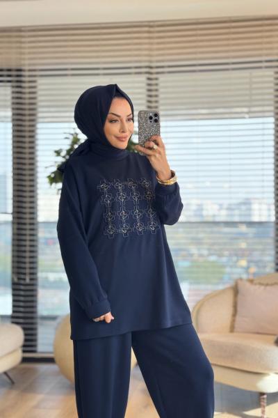 24360 Önü Nakış Detaylı Tunik Lacivert