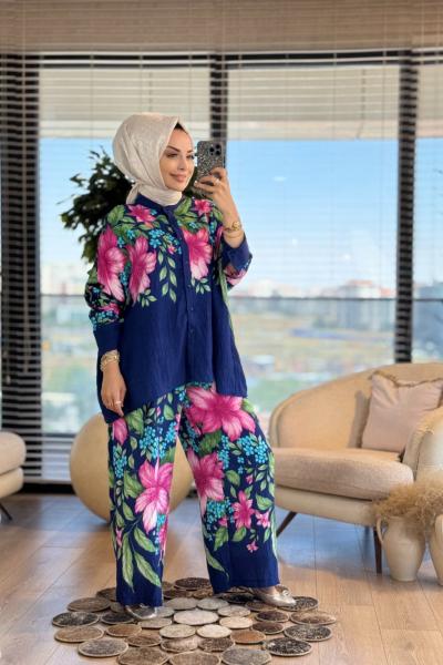 24TK567 Büyük Çiçek Desenli Takım Lacivert