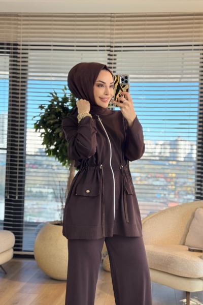 25200 Spor Fermuarlı Broşlu Triko Takım Kahve