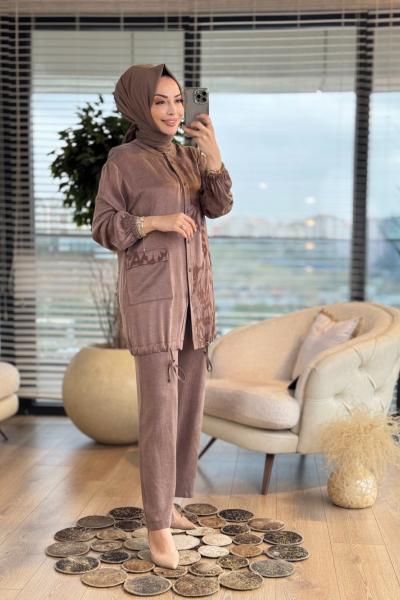 2543 Sağ Taraf Kendinden Desenli Düğmeli Takım Kahve