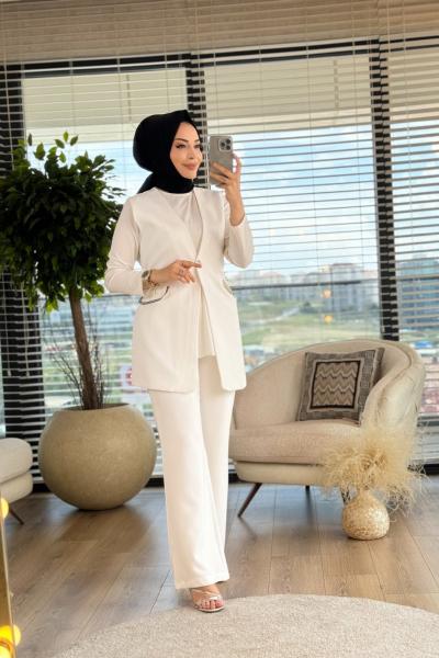 2598 Cep Kapağı Detaylı Pliseli Yelek Takım Ekru